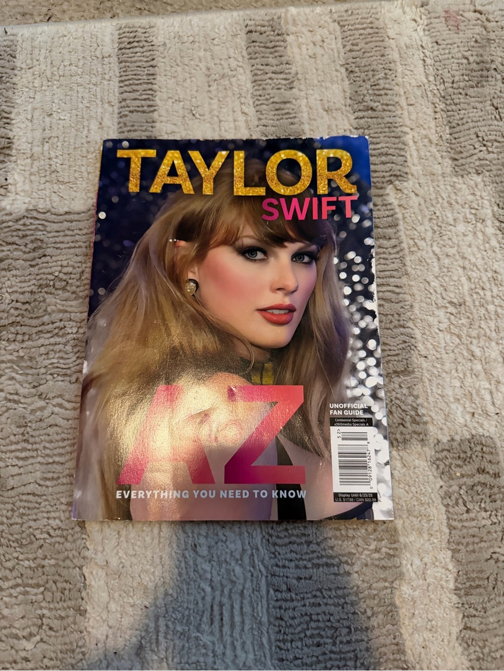 Taylor Swift Gold & Pink Glossy Fan Guide